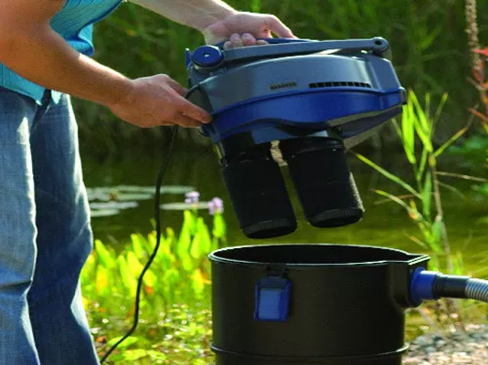 Oase Pondovac 4. Cleaning your pond for winter