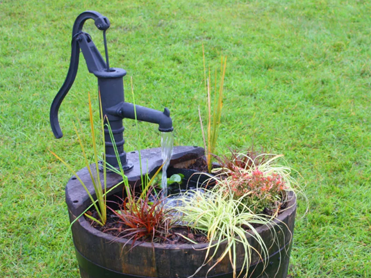 How to build a small garden pond from a container